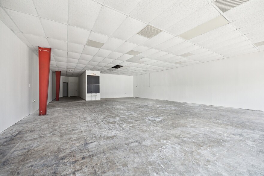 More Photos Of 2102-2112 Pease St, Houston Unknown For Lease