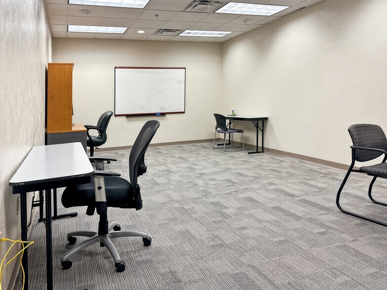 More Photos Of 4801 Lang Ave NE, Albuquerque Coworking Space