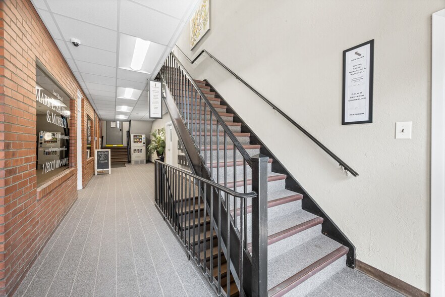 More Photos Of 253-257 Main St, Torrington Office For Sale