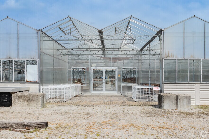 More Photos Of 909 Lemoyne Rd, Northwood Garden Center For Sale