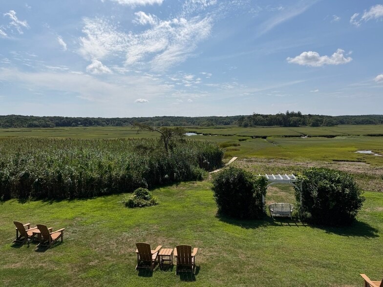 More Photos Of 578 Route 6A, East Sandwich Hotel For Sale