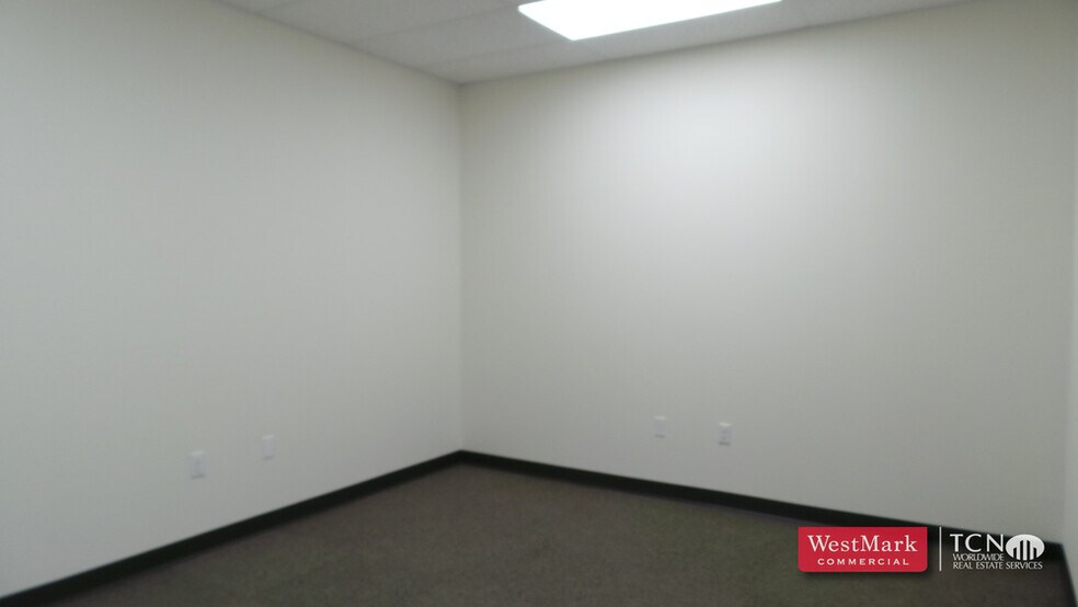 More Photos Of 5424 19th St, Lubbock Loft Creative Space For Sale