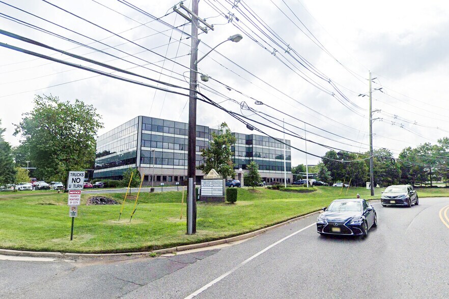 More Photos Of 80 Cottontail Ln, Somerset Office For Lease