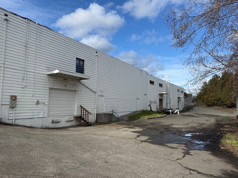 More Photos Of 20423 Highway 99, Lynnwood Freestanding For Sale