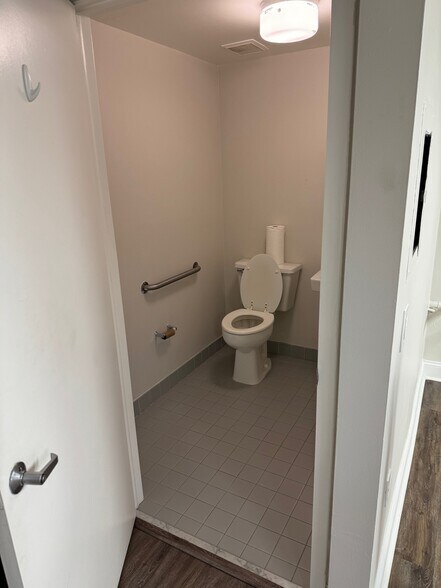 More Photos Of 12900-12940 SW 133rd Ct, Miami Office Residential For Lease