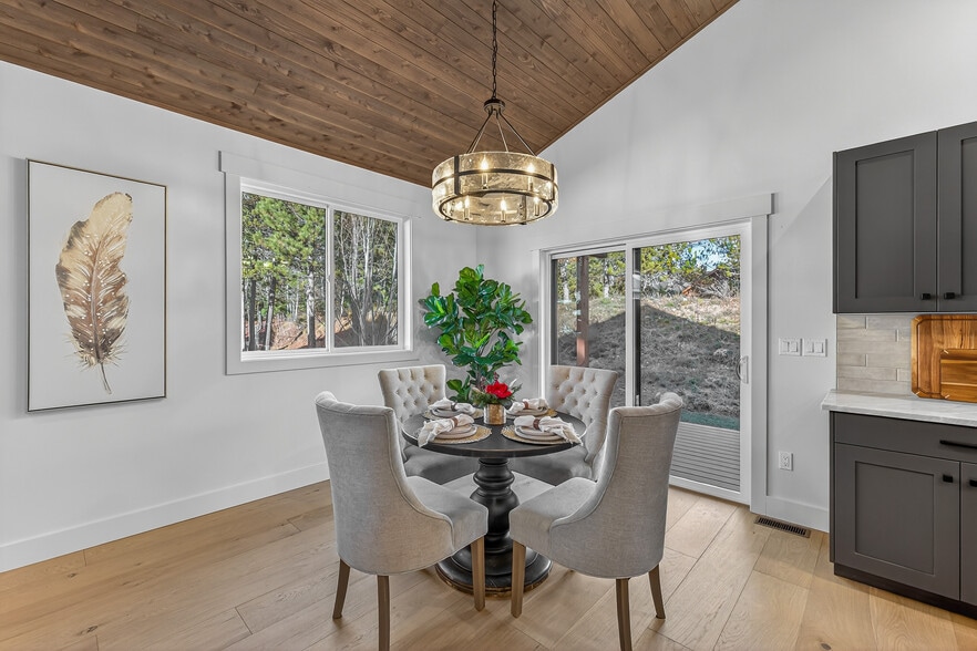 More Photos Of 101, 103, 105 Bighorn Court, Mccall Specialty For Sale