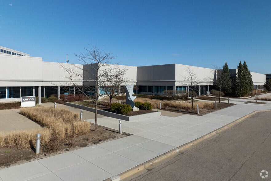 More Photos Of 111 Deer Lake Rd, Deerfield Office For Lease