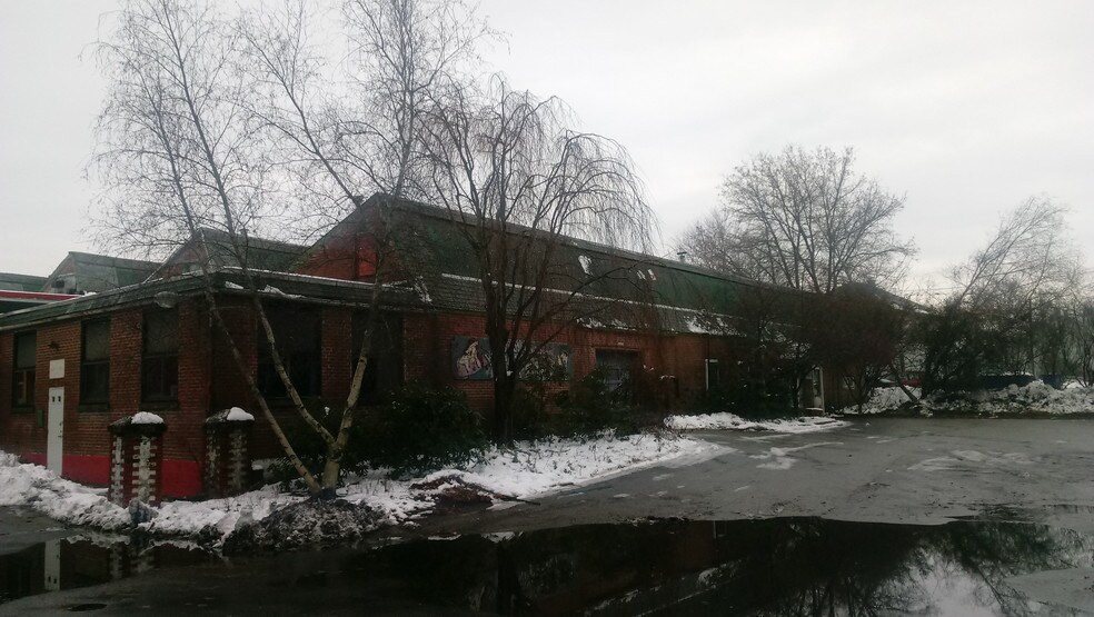 More Photos Of 2 Birch St, Willimantic Flex For Sale