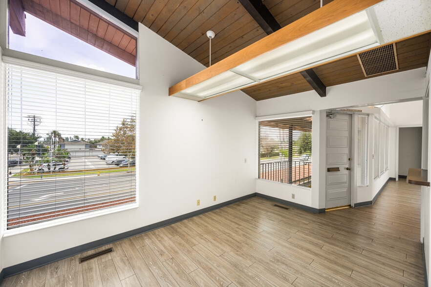 More Photos Of 1661 E Chapman Ave, Fullerton Office For Sale