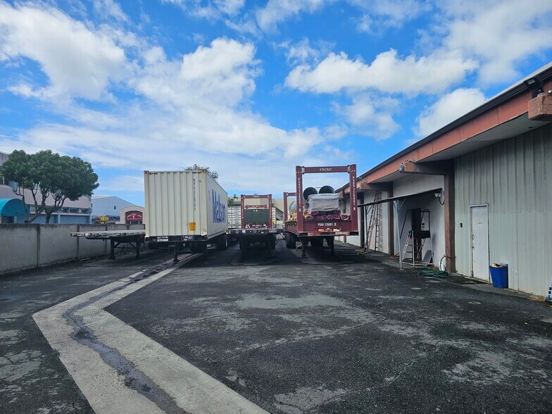More Photos Of 2886 Paa St, Honolulu Warehouse For Sale