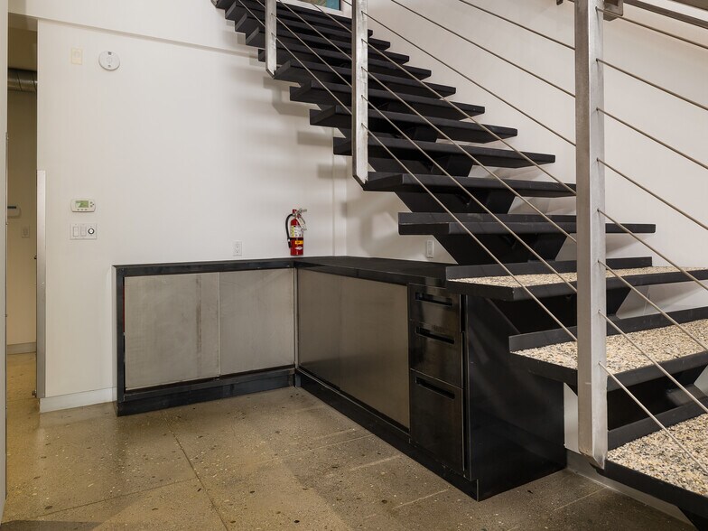 More Photos Of 215-237 California St, El Segundo Loft Creative Space For Lease