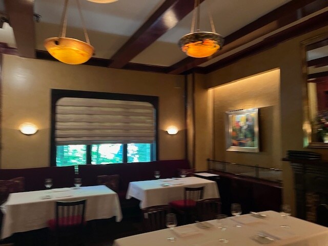 More Photos Of 222 E Ontario St, Chicago Restaurant For Sale