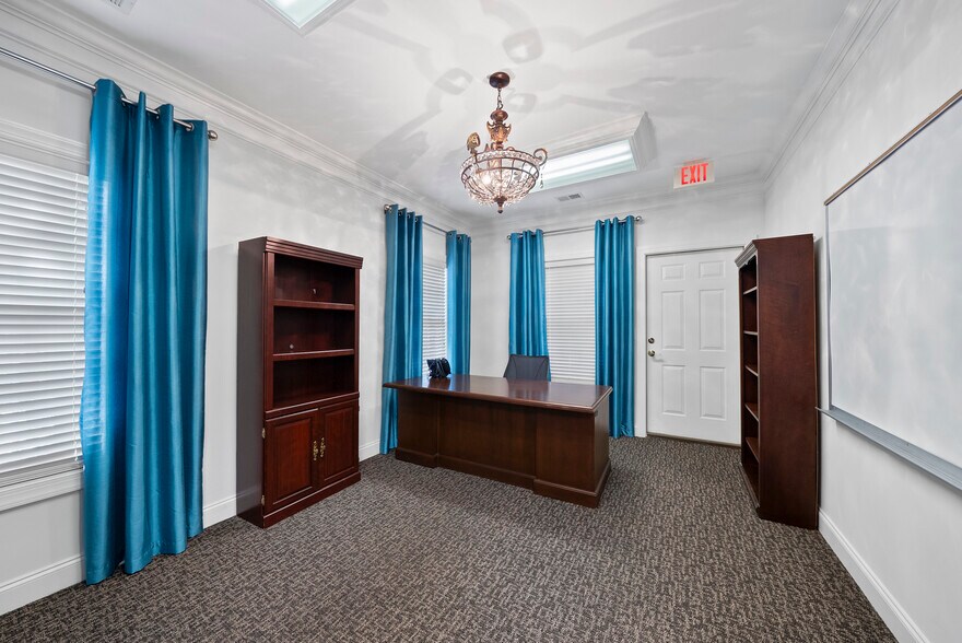 More Photos Of 8313 Six Forks Rd, Raleigh Office For Sale