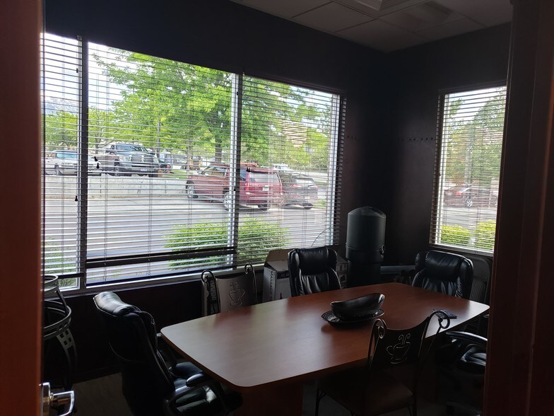 More Photos Of 7525 S Union Park Ave, Sandy Bank For Sale