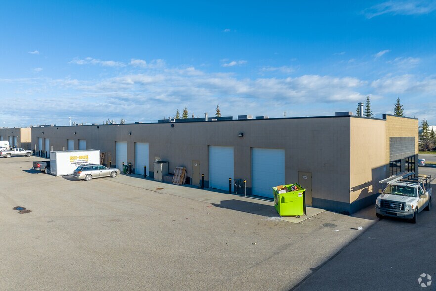 More Photos Of 11979 40th St SE, Calgary Warehouse For Lease