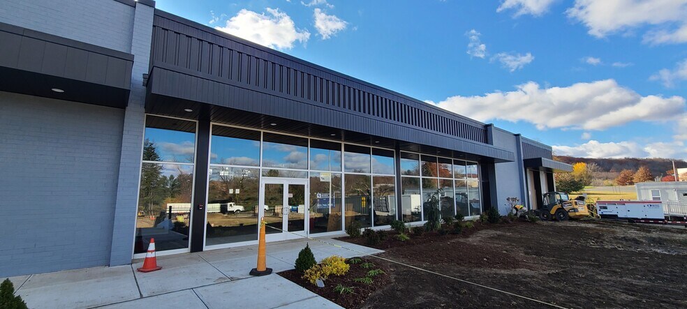 More Photos Of 185 Grassy Plain St, Bethel Manufacturing For Lease