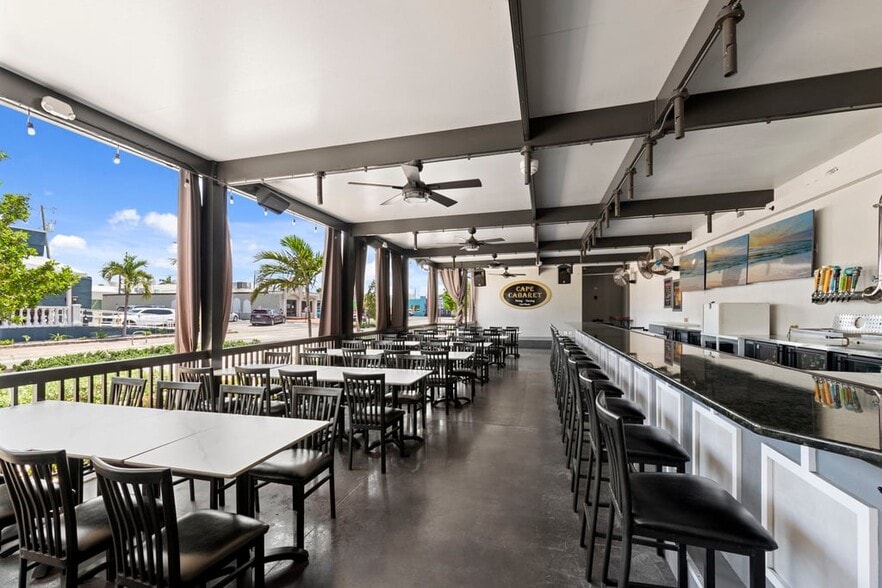 More Photos Of 4725 Vincennes Blvd, Cape Coral Restaurant For Sale