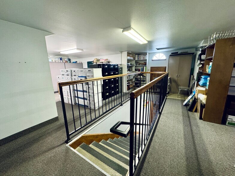 More Photos Of 2036 Railroad Ave, Redding Office For Sale