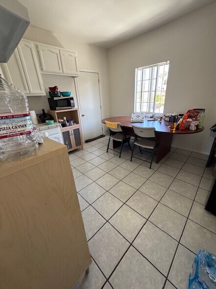 More Photos Of 1451-1453 Malvern Ave, Los Angeles Warehouse For Sale