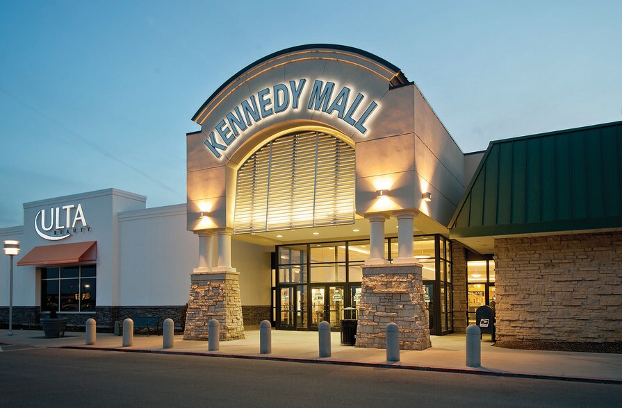 More Photos Of 555 John F Kennedy Rd, Dubuque Unknown For Lease