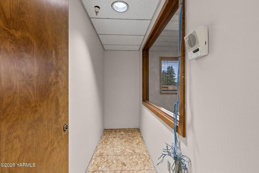 More Photos Of 303 S 12th Ave, Yakima Medical For Sale