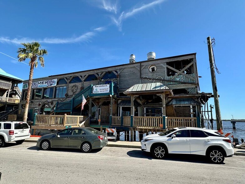 More Photos Of 450 Dock St, Cedar Key Freestanding For Sale