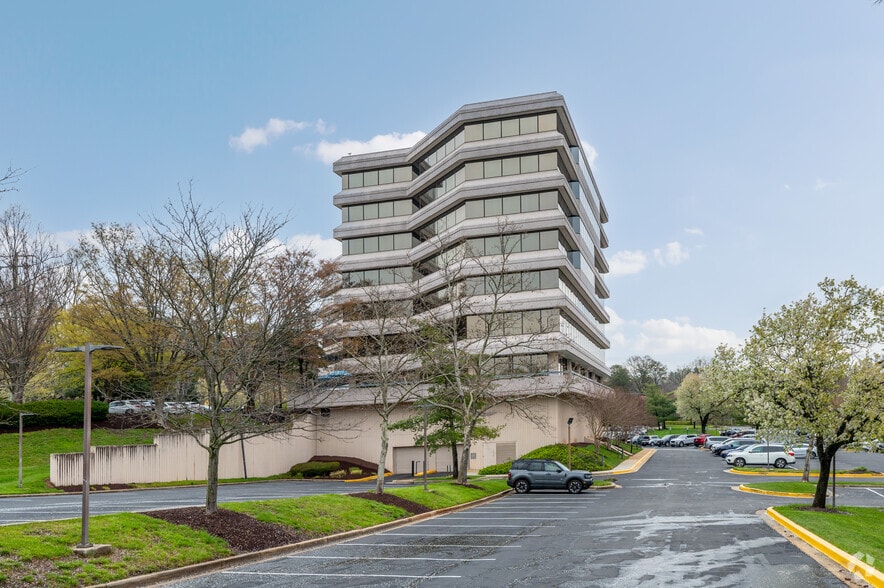 More Photos Of 6411 Ivy Ln, Greenbelt Office For Lease