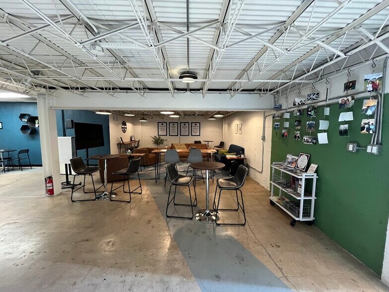 More Photos Of 3296 S Acoma St, Englewood Storefront Retail Office For Lease