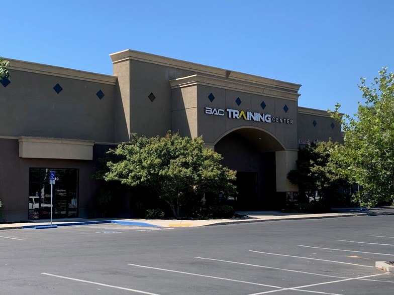 More Photos Of 2300-2340 W Monte Vista Ave, Turlock General Retail For Lease