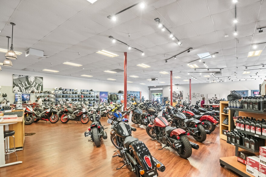 More Photos Of 456-460 Meridian Ave, San Jose Auto Dealership For Sale