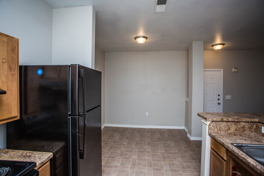 More Photos Of 2627 Oak Dr, Lubbock Apartments For Sale
