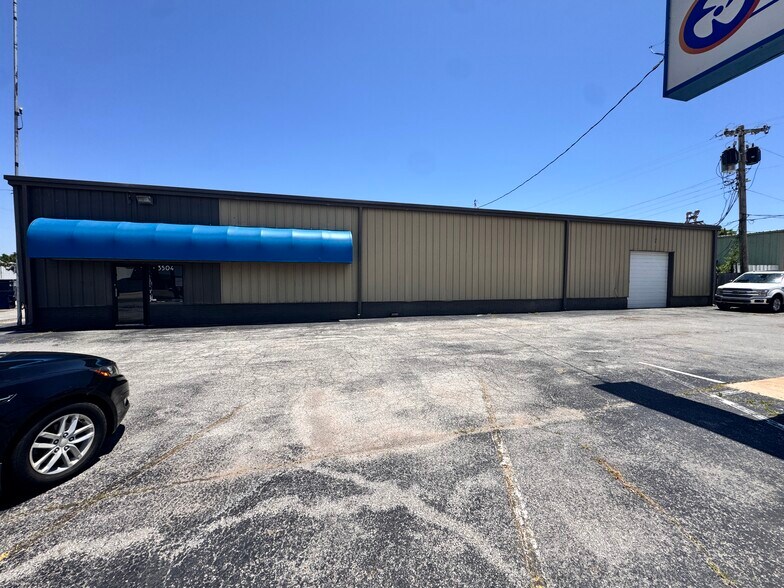 More Photos Of 3504 S Meridian Ave, Oklahoma City Warehouse For Lease