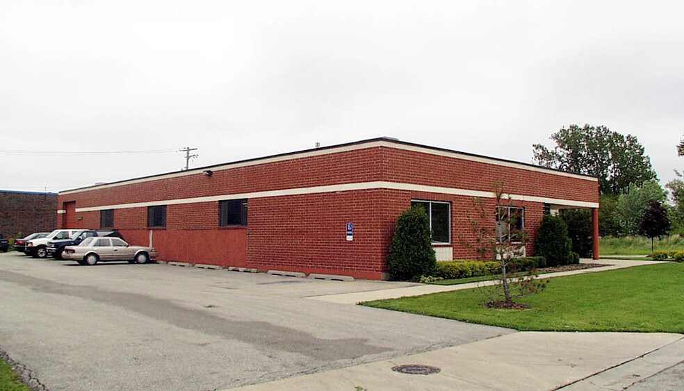 Primary Photo Of 701 Creel Dr, Wood Dale Warehouse For Lease