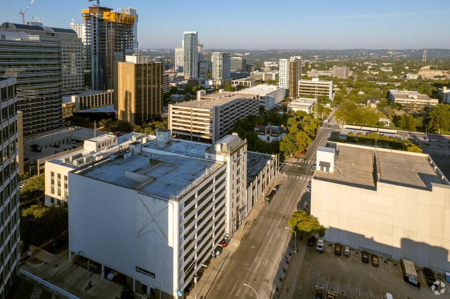 More Photos Of 209 W 9th St, Austin Office For Lease