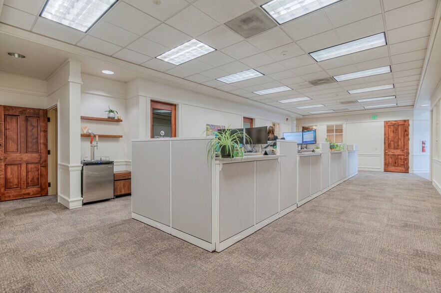 More Photos Of 345 SE 3rd St, Bend Office For Sale