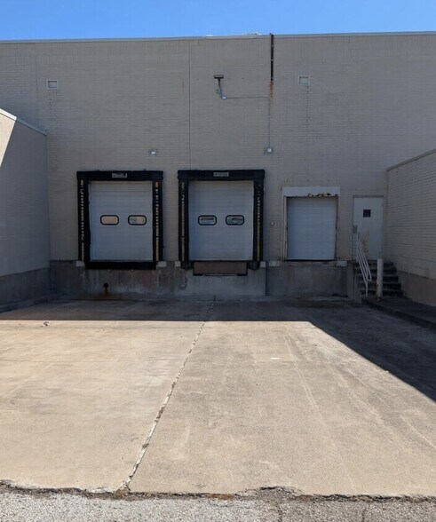 More Photos Of 4800 N Texoma Pky, Sherman Freestanding For Lease