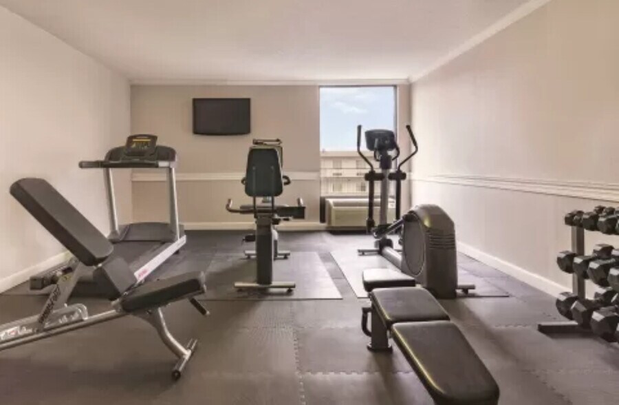 More Photos Of 120 W Pershing Blvd, North Little Rock Hotel For Sale