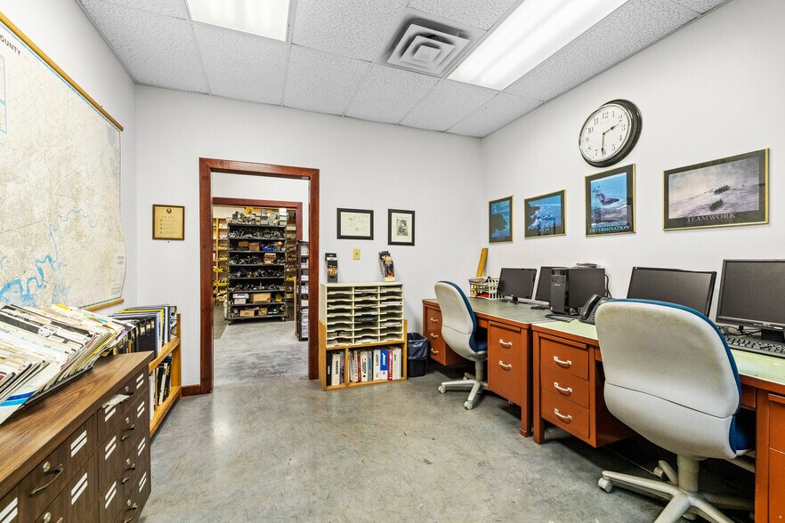 More Photos Of 622 N Central St, Knoxville General Retail For Sale