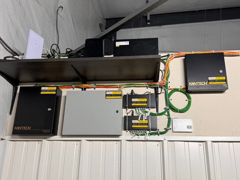 More Photos Of N643 Boulder Rd, Watertown Distribution For Sale