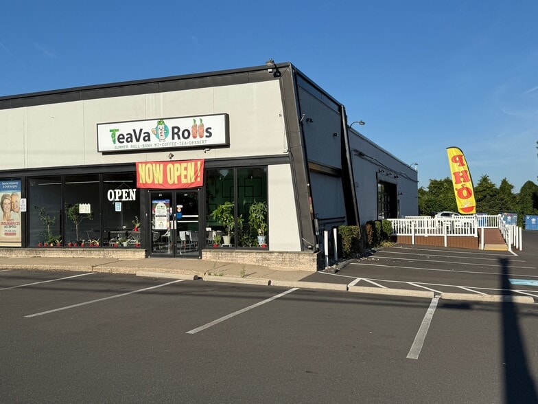 More Photos Of 802-812 N Easton Rd, Doylestown Storefront For Sale