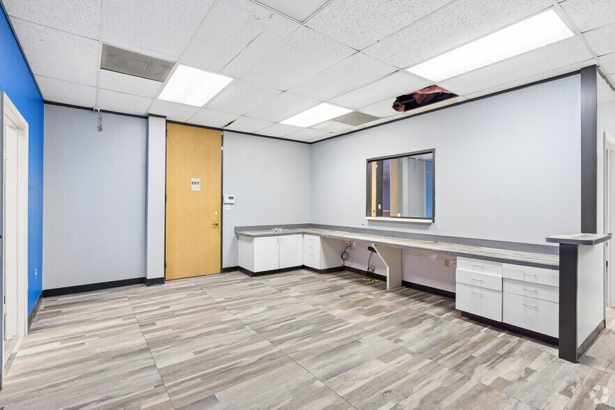 More Photos Of 8240 Antoine Dr, Houston Medical For Sale