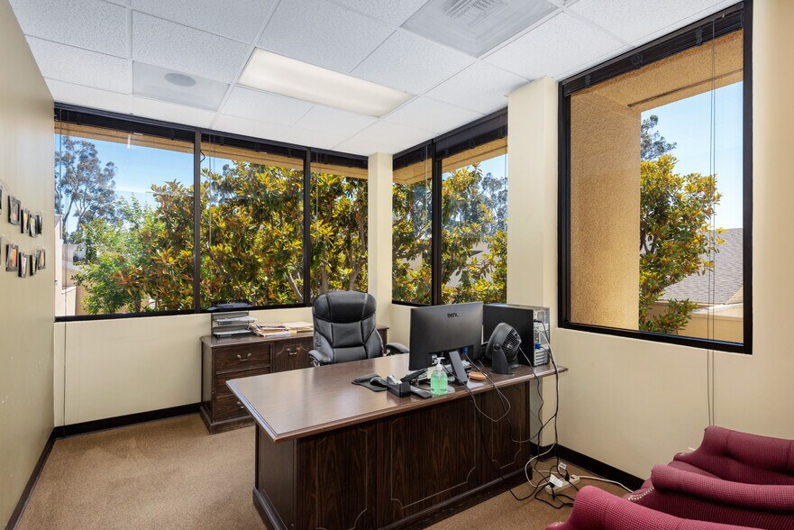 More Photos Of 2070 N Tustin Ave, Santa Ana Office For Sale