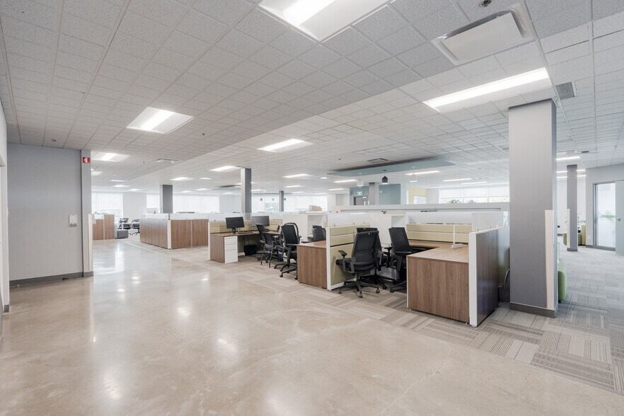 More Photos Of 1250 Rue Marie-Victorin, St-Bruno-de-Montarville Office For Sale