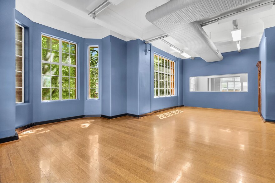 More Photos Of 593 Hunter St, Newcastle West Office For Lease