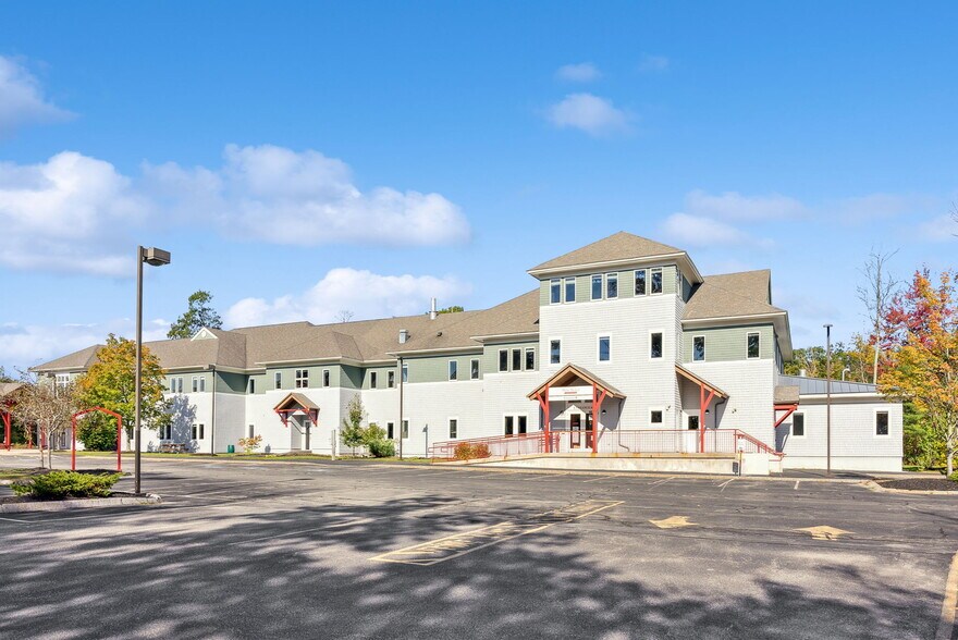 More Photos Of 49 Spring St, Scarborough Medical For Sale