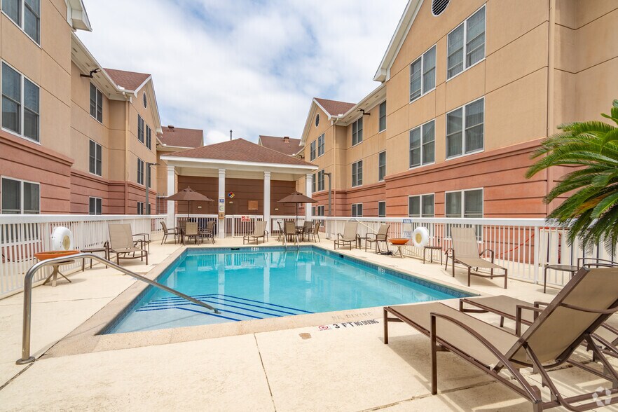 More Photos Of 401 Bay Area Blvd, Houston Hotel For Sale