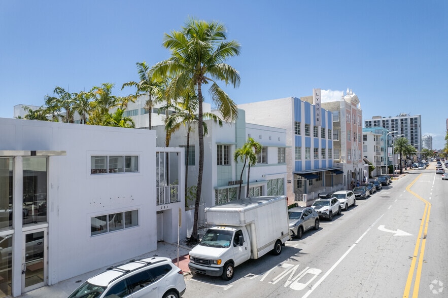 More Photos Of 745 Collins Ave, Miami Beach Storefront For Sale