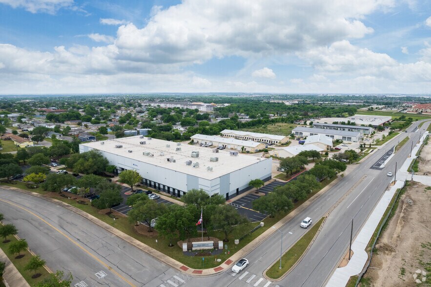 More Photos Of 1007 Heatherwilde Blvd, Pflugerville Warehouse For Lease