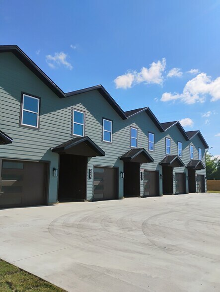 More Photos Of 5333 Cherry St, Panama City Multifamily For Sale