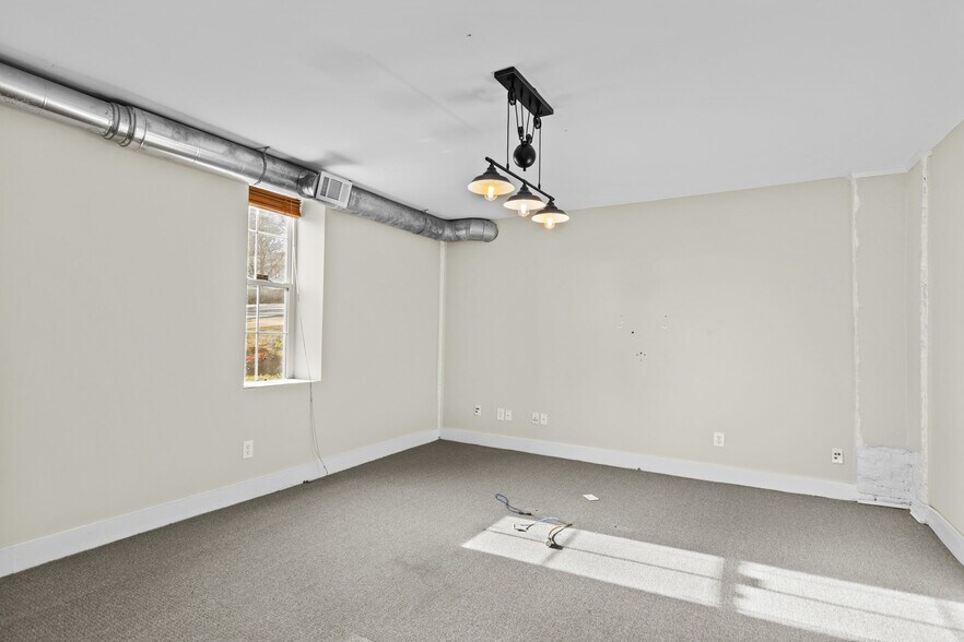 More Photos Of 90 E Moreno St, Buford Office Residential For Sale